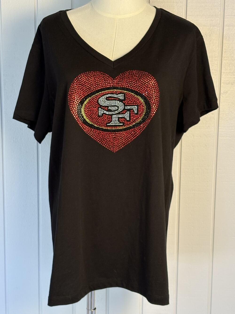 SF San Francisco 49ers Rhinestone Heart Tee Women XXL Black V Neck Blink NFL